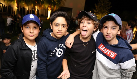  José Luis Mares, Gerardo Gómez, Sebastián y Nicolás.