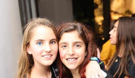  Camila de la Garza y Julia Morales.