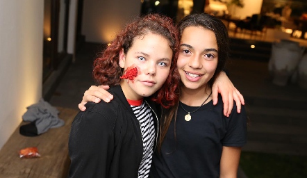  Ana Isa y María Anguiano.
