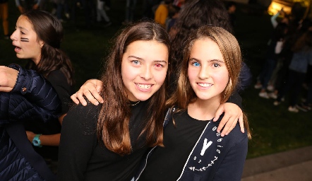  Victoria y Camila.