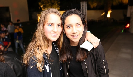  Camila de la Garza y Marina Acosta.