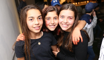  María Anguiano, Julia Morales y Victoria Muñoz.