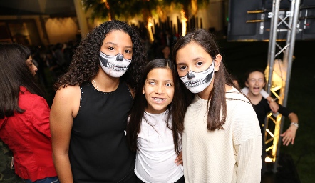  Alejandra Martínez, Camila Díaz y Valeria del Valle.