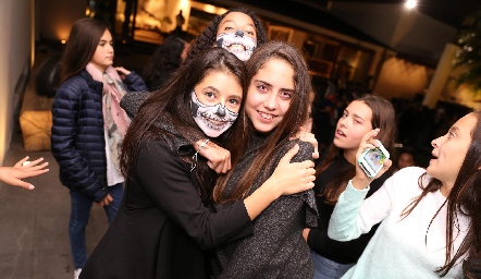  Fernanda Acebo y María de la Torre.
