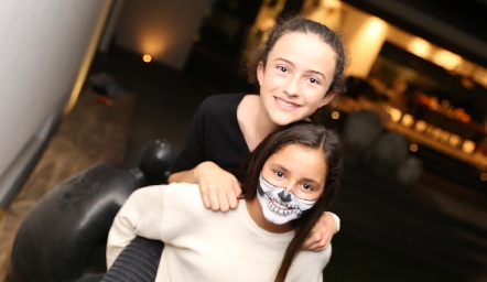  Montse Estrada y Valeria del Valle.