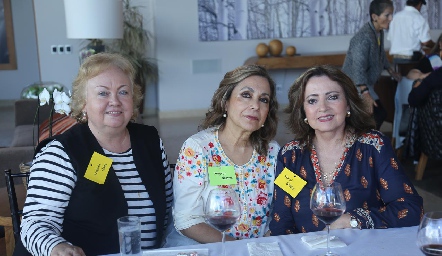  Angelita Nales, Angélica Navarro y Marilú González.