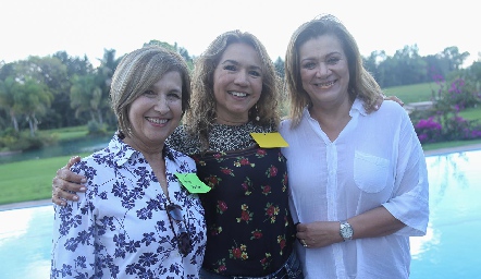  Angie Ugalde, Martha Cardona y Silvia Padrón.