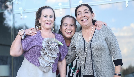  Maricarmen López, Licha Enríquez y Marilú González.
