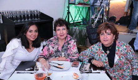  Leslie Patlán, Lupita Ramírez y María del Carmen Ramírez.