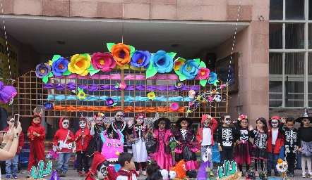  Fiesta de disfraces del Colegio Motolinía.