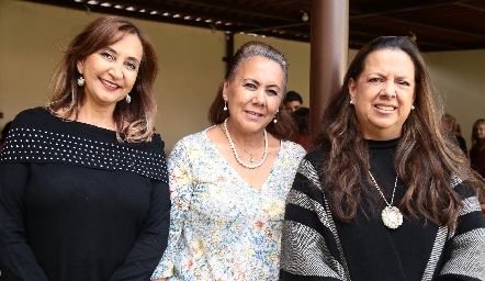  Raquel González, Rosalinda Villegas y Ángeles del Aguilar.