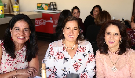  Rosario Saucedo, Adriana Enríquez y Carolina César.
