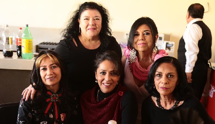  Araceli Tallabas, Norma Moreno, Claudia González, Lupita Cisneros y Magdalena Alvarado.
