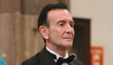  José Martín Alba, papá de la novia.