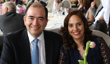  Leonardo Sánchez y Gabriela Macías.