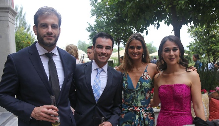  Christian, Alejandro, Lucila y Carmen.