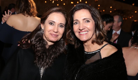  Claudia Robles y Mónica Alcalde.