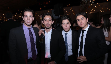  Checo Bedolla, José Ascanio Santiago Sánchez y Santiago Perafán.