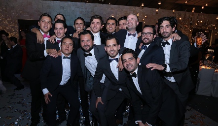  Andrew con sus mejores amigos.