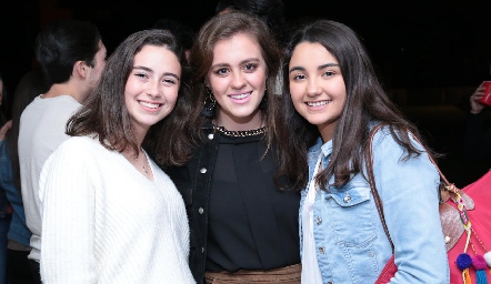  Maite Mendizábal, Ximena Pacheco y Fernanda Novoa.
