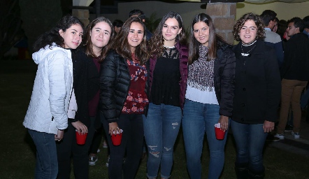  Anette de León, Cecilia López, Melissa Fernández, Melissa Galindo, Ale Medina y Natalia Rivera.