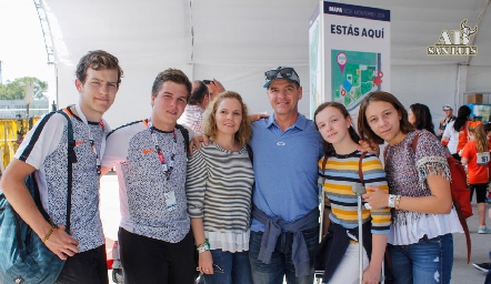  David, Juan Pablo, Hanna, Sergio, Ale y Carolina.