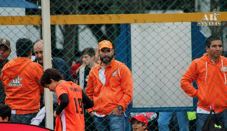 Apoyando a l equipo.