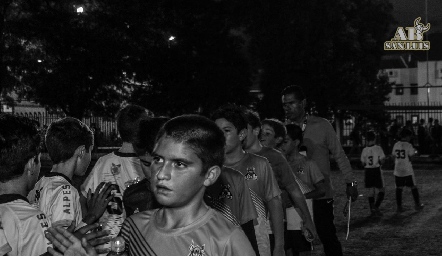 Saludo al rival.