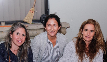 , Karina Gutiérrez, Vero Conde y Lorena Quiroz.
