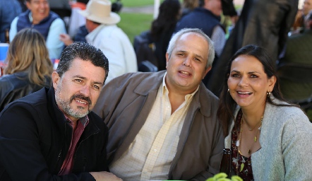  Ricardo Navarro, Héctor Dávila y Toyita Villalobos.