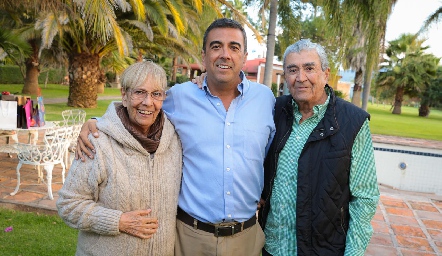  Susana Flores, Gerardo y Gilberto Galván.