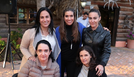 Marcela de la Maza, Silvy de la Vega, Isabel Garfias, Ceci Hernández y Claudia Martínez.