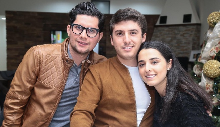 Rodrigo Palos, Juan Carlos Navarro y Brenda Aguilar.