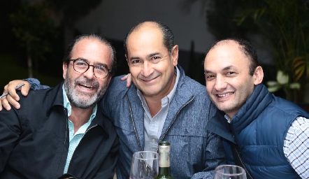  Jorge González, Víctor Ortiz y Javier Abud.