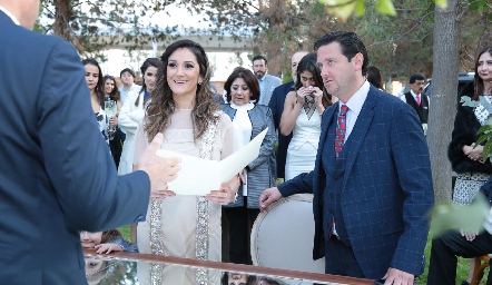  Mercy Lafuente y Miguel Calvillo en su boda.