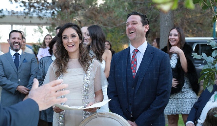  Los recién casados.