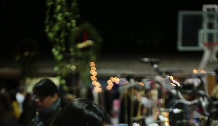  Bazar Navideño en Colegio del Bosque.