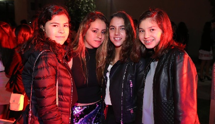  Renata, Camila, Bárbara y Ale.