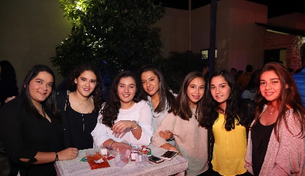  Ana Luisa Aranda, Majo Garza, Arantza Carrillo, Vivi Martínez, Renata Flores, Paola Humara y Xime Navarro.