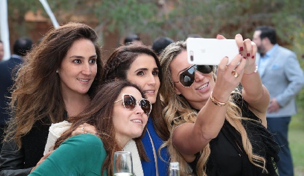  Selfie.