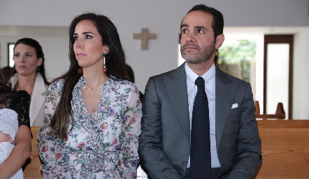 Adriana Cázares y Javier Díaz de León, padrinos de Sofía Calvillo Lafuente.