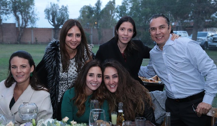  Marina Armida, Mariana Calvillo, Ana Luisa Díaz de León, Ana Meade, Lorena Ortiz y Jaime Villegas.