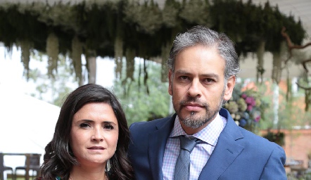  Paola Félix y Alejandro García.