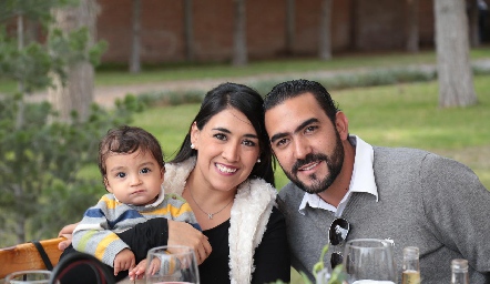  Karim Atisha, Daniel Puente y Oliver Harris.