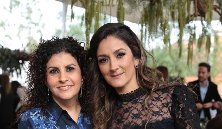  Roxana Gómez y Mercy Lafuente.
