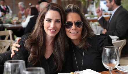 Mariana Ávila y Michelle Zarur.