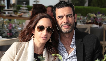  Genoveva y René Hernández.