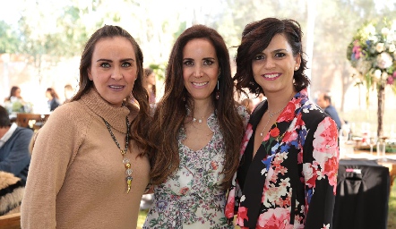  Alejandra Luna, Adriana Cázares y Lucilla Lorca.