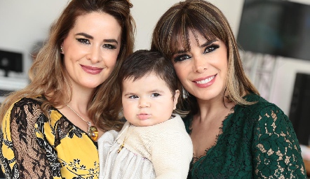  Olivia Canseco, Nadia Rosales y Lorena Canseco.