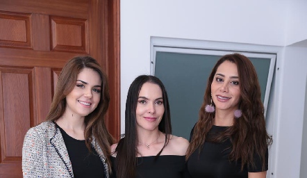  Geraldine Machado, Yazmín Dávila y Natalia Narváez.